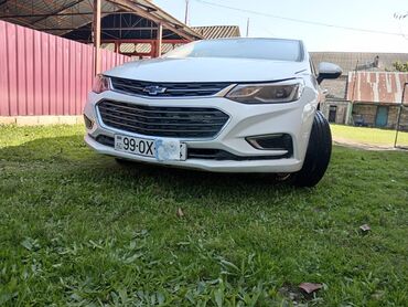 Chevrolet: Chevrolet Cruze sedan – ağ rəng, Ecotec benzin mühərriki və avtomatik — 2