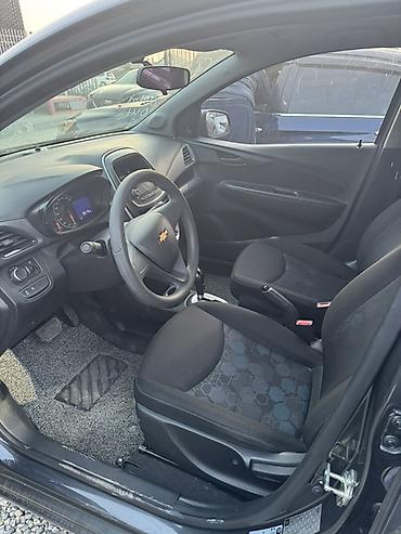 crv 2: Chevrolet Spark: 2017 г., 1 л, Автомат, Бензин, Хэтчбэк — 4