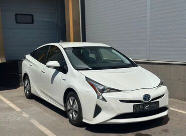 авто в рассрочку: Toyota Prius: 2016 г., 1.8 л, Вариатор, Гибрид, Седан