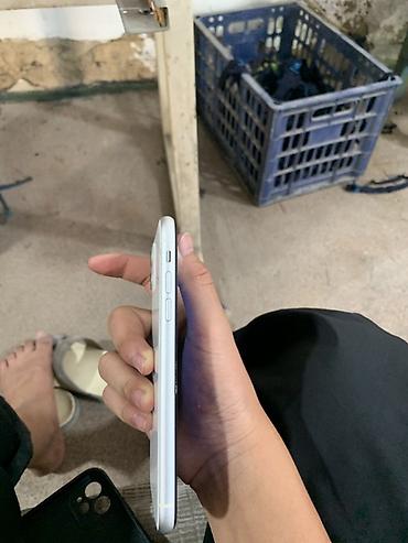 mini iphone: IPhone 11, Б/у, 128 ГБ, Белый, Чехол, 76 % — 6