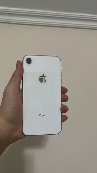 Apple iPhone: IPhone Xr, Б/у, 64 ГБ, Белый, Чехол, 80 %