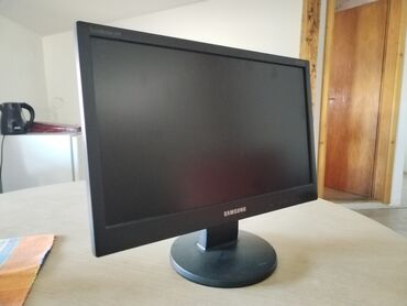 acer monitori: Samsung 943SN