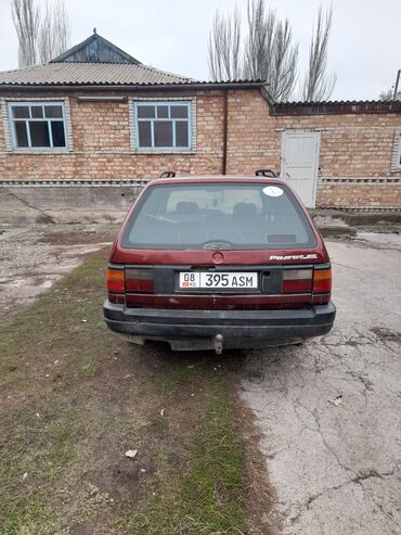 шины бу бишкек оптом: Универсал Volkswagen Passat Variant B3 красного цвета. Автомобиль