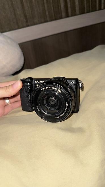 фот: Беззеркальная камера Sony Alpha с объективом E PZ 16–50mm f/3.5–5.6 — 1