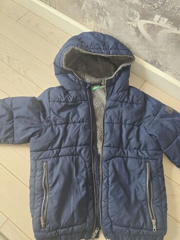 Manejlər: Kurtka, Oğlan üçün, 8 - 9 yaş, Benetton