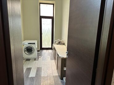 otaq yoldasi axtariram 2019: 7 комнат, 1000 м², Нет кредита, Средний ремонт