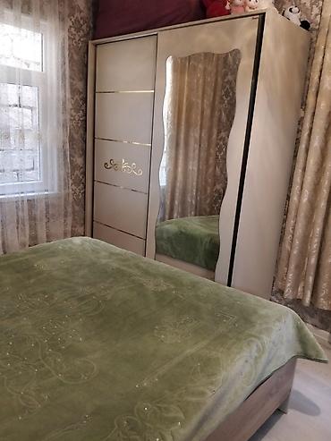 qatlama masası: Yataq otağı və qonaq otağı üçün mebel dəsti Komplektin tərkibi: - — 2