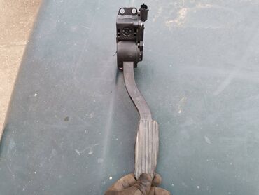 Auto delovi: Pedala gasa elektronska Lada 21214i Nivu . Polovno, ocuvano. Skinuto — 4