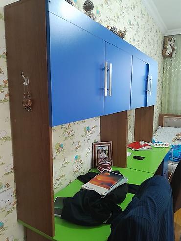 maşın cəni: Uşaqlar üçün iki iş yerli yazı masası və üst dolablı modul mebel dəsti — 1