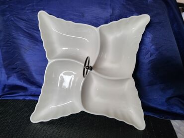 Ostalo posuđe: Porcelanski nov etazer. Etazer za na sto. Visina sa na lalafo.rs — 8 Ostalo posuđe: Porcelanski nov etazer. Etazer za na sto. Visina sa — 8