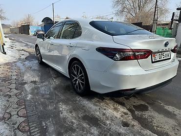 Toyota: Toyota Camry: 2022 г., 2.5 л, Автомат, Гибрид, Седан — 2