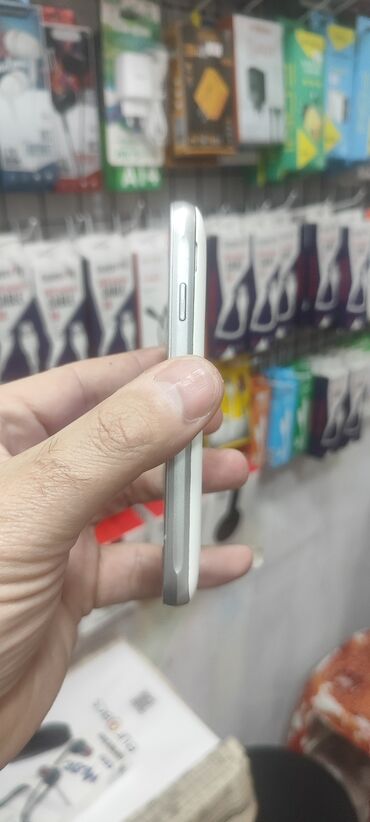 iphone 8 kredit: Samsung Galaxy J1 2016, 8 GB, rəng - Ağ, Sensor