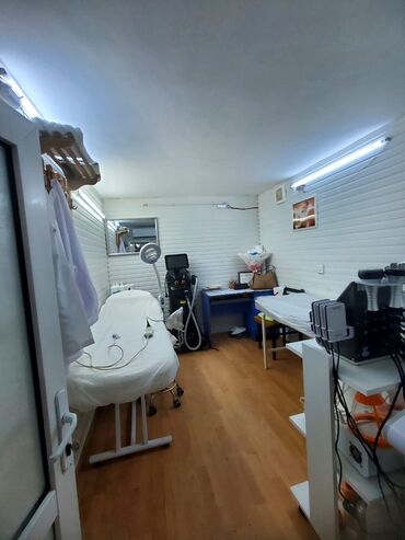 Digər kommersiya daşınmaz əmlakı: Memar Əcəmidə salon icarəyə verilir Lazer otagıda var 650 Azn — 7