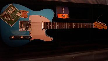 бас гитара: Электрогитара Fender Telecaster (лик с логотипом Fender), в комплекте — 1