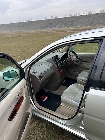 Toyota: Toyota Gaia: 2002 г., 2 л, Автомат, Бензин, Минивэн — 6