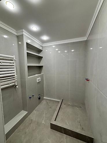 Фасадные работы: Современный двухэтажный дом в классическом стиле с подсветкой фасада и — 23