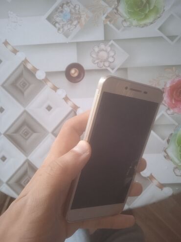 Lenovo K5, 16 GB, rəng - Qızılı, Sensor