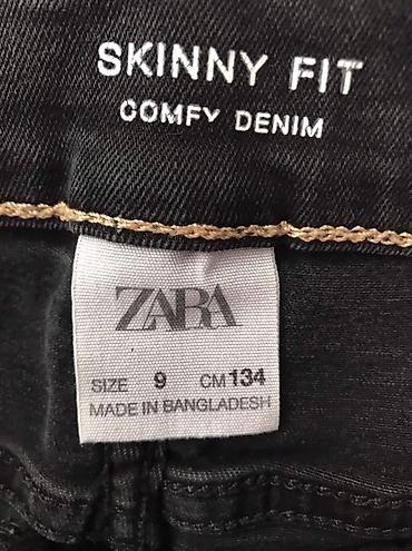 dar cins şalvarlar: Zara markasına məxsus, qara rəngdə, dar (skinny fit) cins şalvar — 3