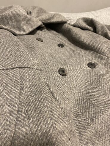 Paltolar: Mango palto. Boz rəng.3 dəfə geyilib.Çox gözəl,maraqlı və qeyri adi — 11
