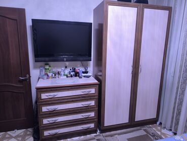 шкаф стол и кровать: Шкаф для одежды, Прямой