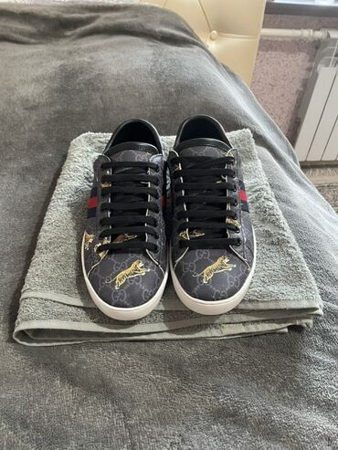 дождевики для обуви: Эркектердин кроссовкасы, 41, Gucci, Жаңы, түсү - Боз