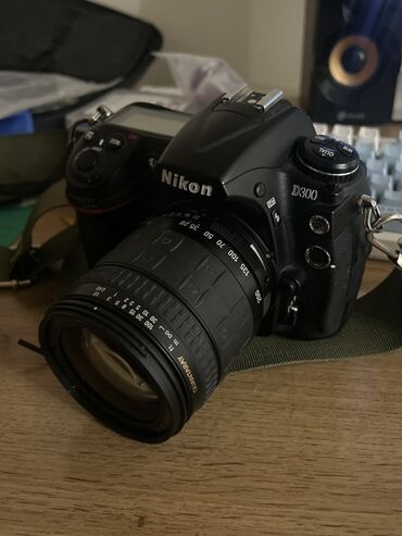 стралная машына: Зеркальная камера Nikon D300 с зум‑объективом Tamron 28–200 mm