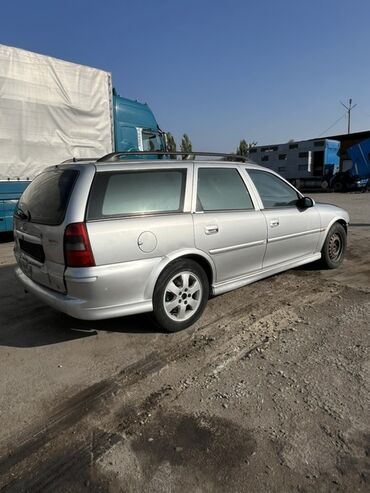 грузовой мерседес бенс: Opel Vectra: 2001 г., 1.6 л, Механика, Бензин, Универсал