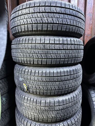 Шины: Шины 215 / 60 / R 17, Зима, Б/у, Комплект, Легковые, Япония, Bridgestone