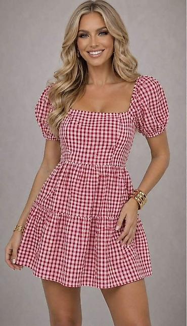 crvene: Letnja mini haljina na karirani print (crveno‑beli gingham) - Model — 1