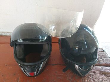 Шлемы: Продаю два мото шлема в хорошем состоянии! цена за оба по отдельности