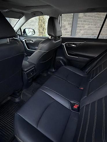дачики: Toyota RAV4: 2020 г., 2.5 л, Гибрид — 8