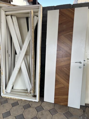 пластиковый органайзер: Жабык ички эшик, Жыгач, Колдонулган