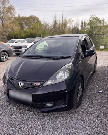 Honda: Honda Fit: 2013 г., 1.5 л, Вариатор, Бензин, Хэтчбэк