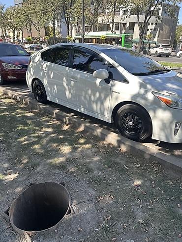 tayota progres: Toyota Prius: 2012 г., 1.8 л, Гибрид, Хэтчбэк — 1