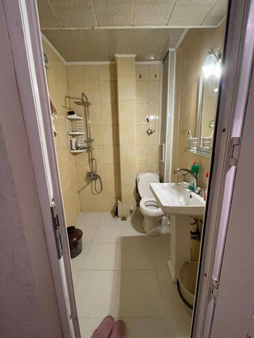 Uzunmüddətli kirayə mənzillər: Neftçilər metrosunun çıxışında, 9 mərtəbənin,1-ci mərtəbəsində, 2 — 8