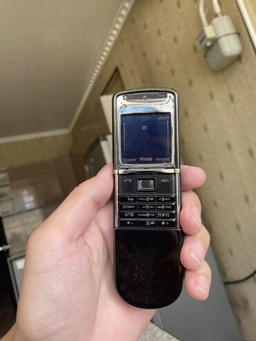 нок: Продаю легендарный телефон 8800 sirocco! переднее стекло нужно