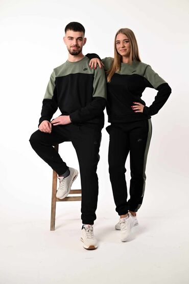 Gornji i donji deo: 3000 muske 
2800 zenske
S-xxl — 5