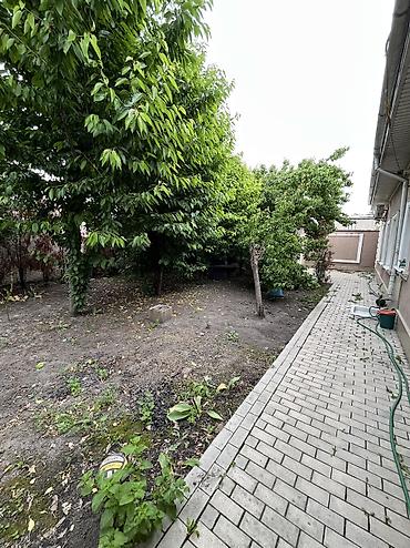 Продажа коттеджей и домов: 6 комнат и более, 200 м², 6 соток, Бишкек, Аламединский рынок / базар Риэлтор — 13