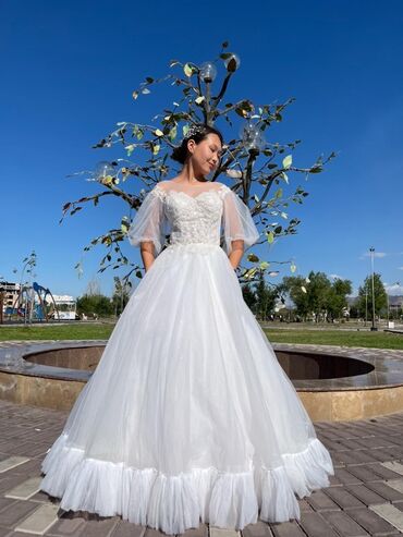 прокат платье: Свадебное платье, цвет - Айвори
