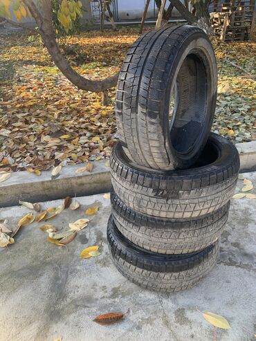 Шины: Шины 215 / 50 / R 17, Зима, Б/у, Комплект, Легковые, Япония, Bridgestone