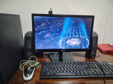 Masaüstü kompüterlər və iş stansiyaları: Salam tam islekdi elave neyi var verlecek telfonla barter olnur — 8