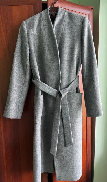 прокат одежда: Пальто, Осень-весна, Длинная модель, M (EU 38)