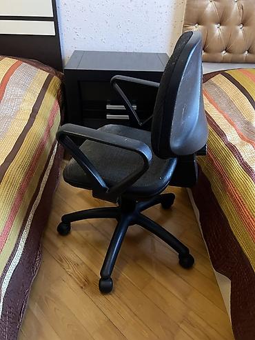 3 d rucka: Ofis/kreslo tipli iş stulu - Rəng: qara - Material: plastik karkas — 3
