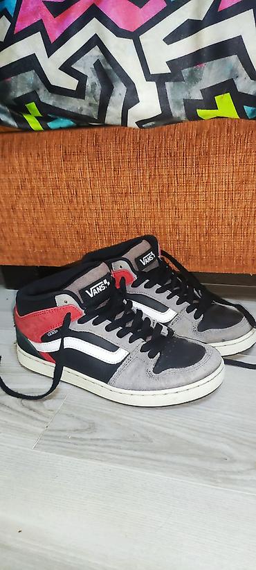 Original Van.s yaxşı vəziyyətdədir razmer 38-39 lalafo.az -da Original Van.s yaxşı vəziyyətdədir razmer 38-39