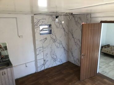 бакай ата дом: 60 м², 3 комнаты, Подвал, погреб, Забор, огорожен