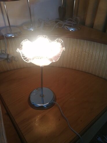 Stol lampaları: Fərqli şüşə plafonlarla gecə lampaları, bir dənəsi 10 azn. Həm — 12