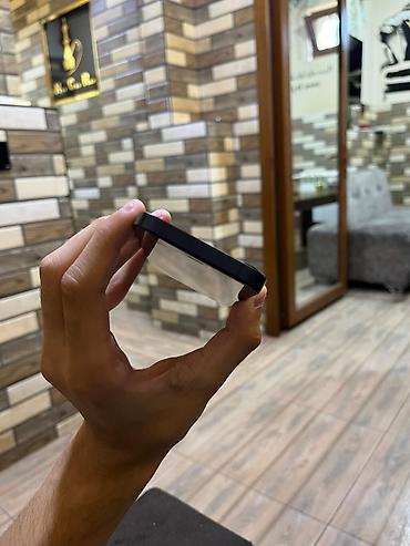 mini gps: IPhone 12 mini, Qara, Face ID — 4