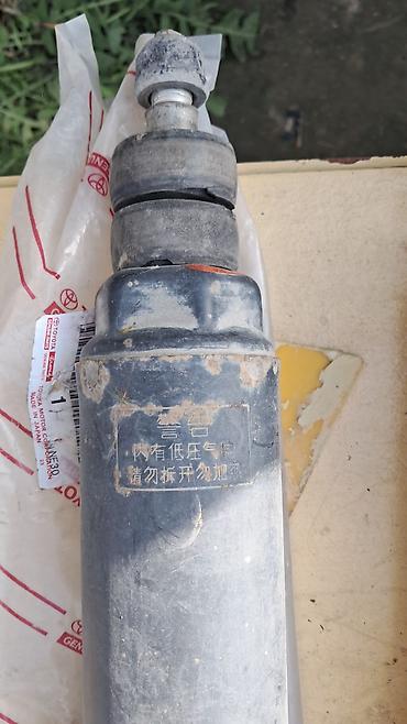 Ehtiyat hissələri: Məhsul: Toyota orijinal arxa amortizatorlar (cüt) - Növ: Qazla — 3