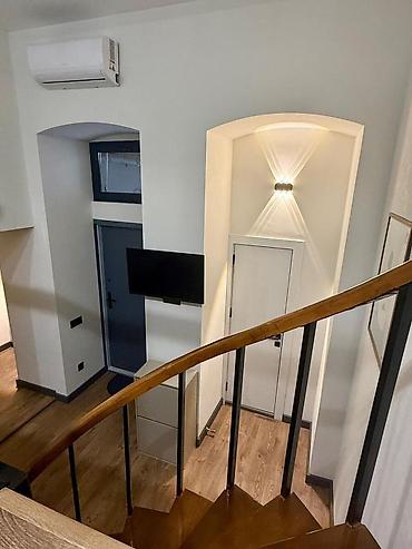 qebelede tecili ev satilir: Bakı, 2 otaqlı, Köhnə tikili, m. Sahil, 32 kv. m — 5