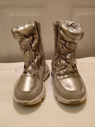 Čizme: Očuvane vodootporne, prijatne i tople čizmice za devojčice – broj 28 — 3